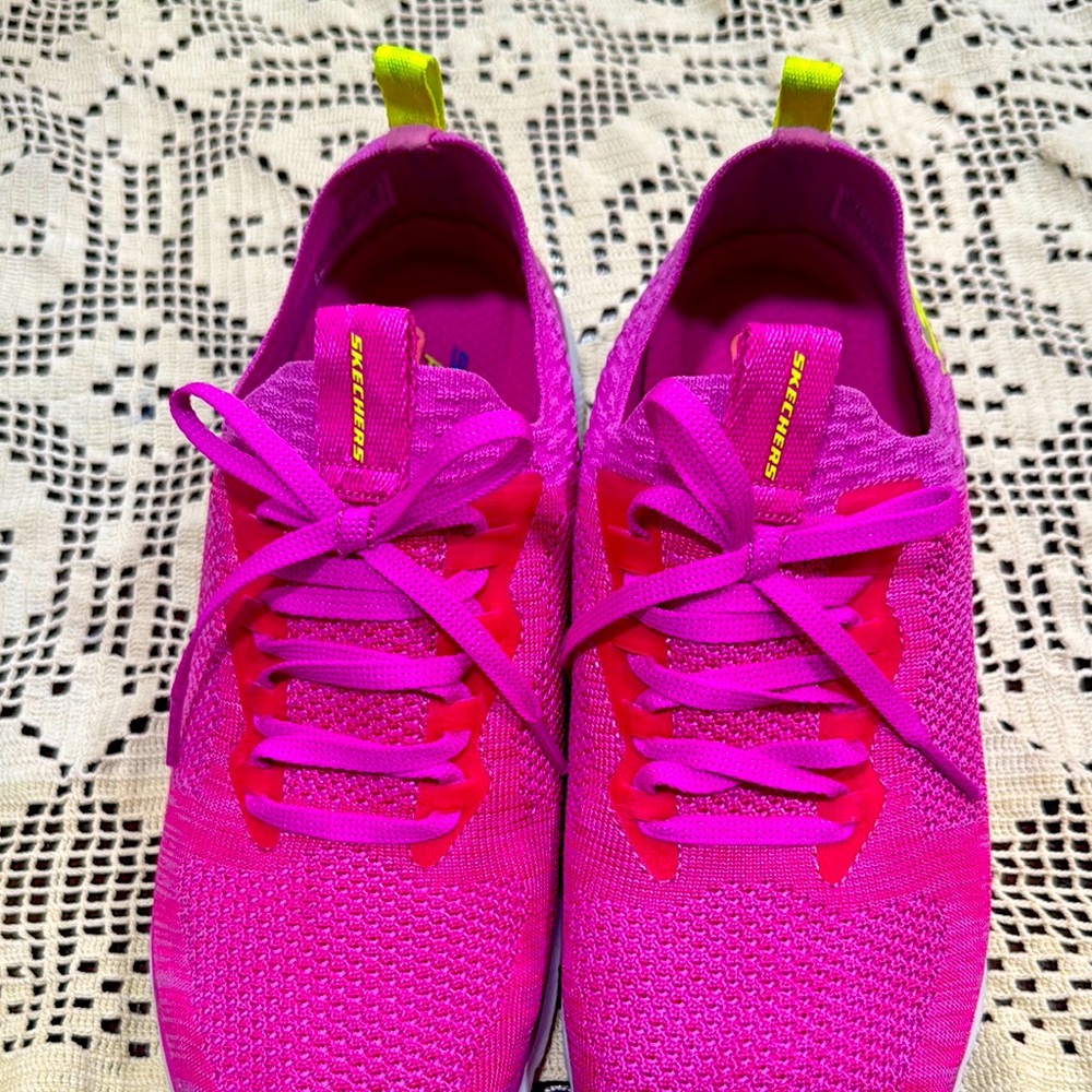 Skechers Air cooled Memory foam Women's Pink Athletic Shoes/dual lite
